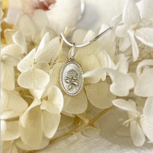 One Dimple 單窩 : 純銀 k金珠寶設計與訂製 繡球花圖騰項鍊 925銀