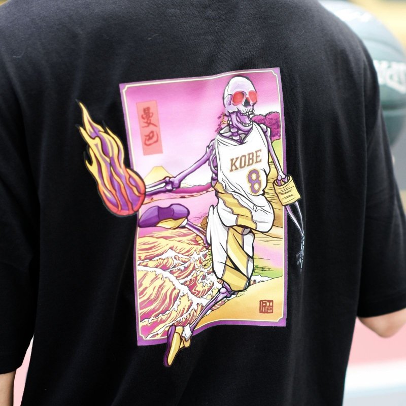 【RIP DRAWING】KB Mamba 寬鬆重磅印花T恤 - 男 T 恤 - 棉．麻 多色