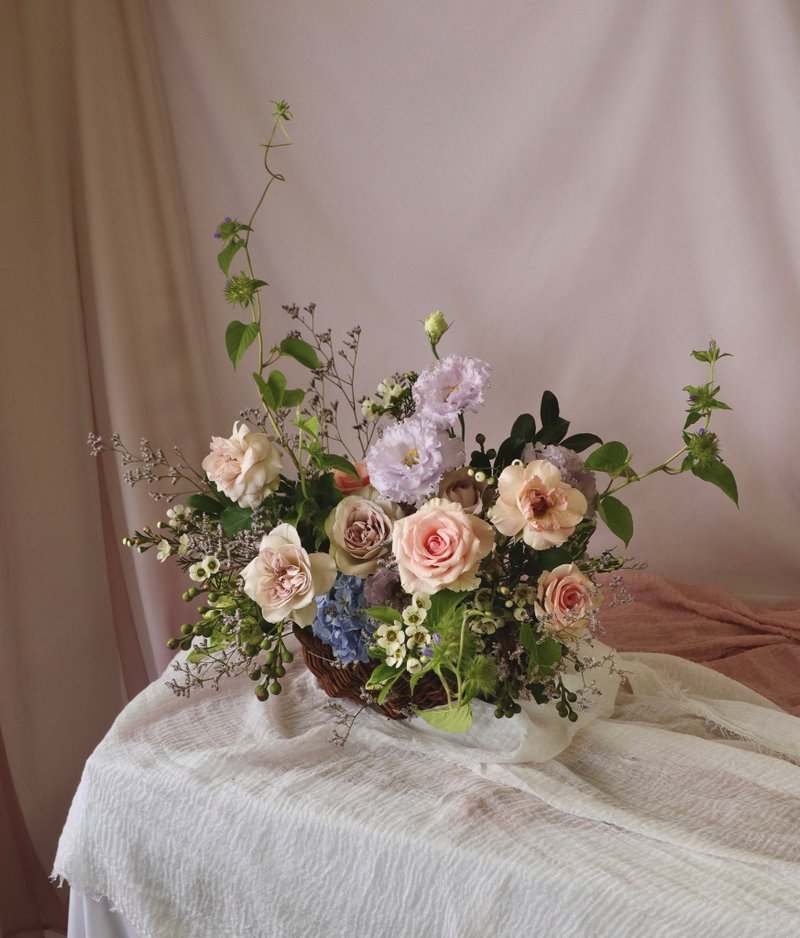 鮮花提籃 提籃花禮 花籃 開幕花藍 花禮 婚紗拍攝 野餐 客製花禮 - 乾燥花/永生花 - 植物．花 