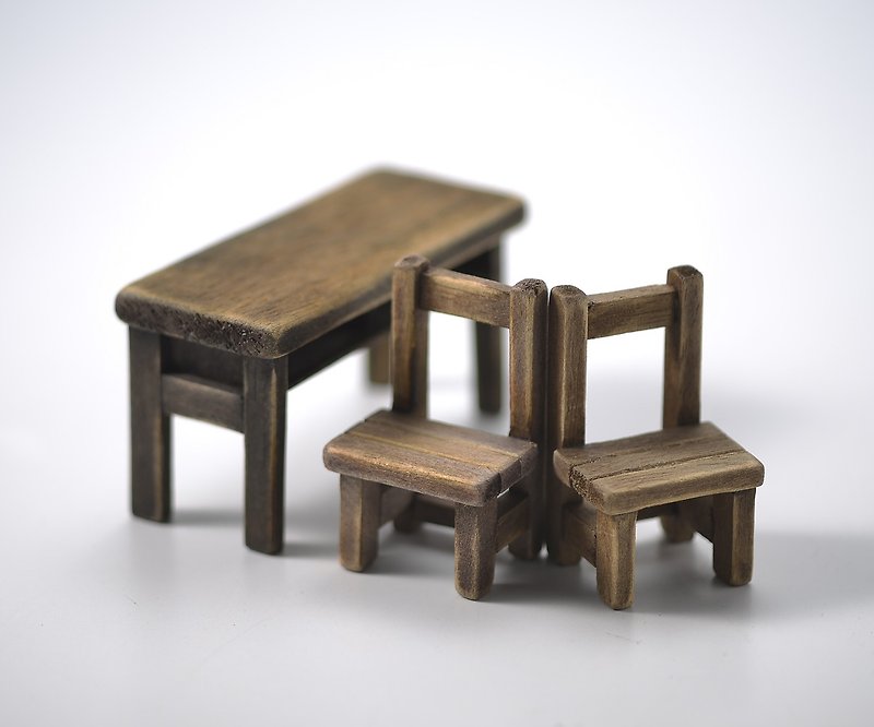 古い机と椅子（カスタマイズ） - 置物 - 木製 ブラウン