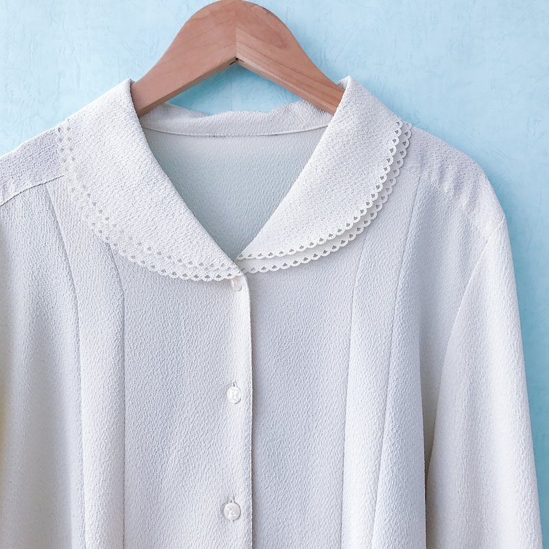 Top / White Long-sleeves Pleated Blouse - Women's Tops - Polyester White