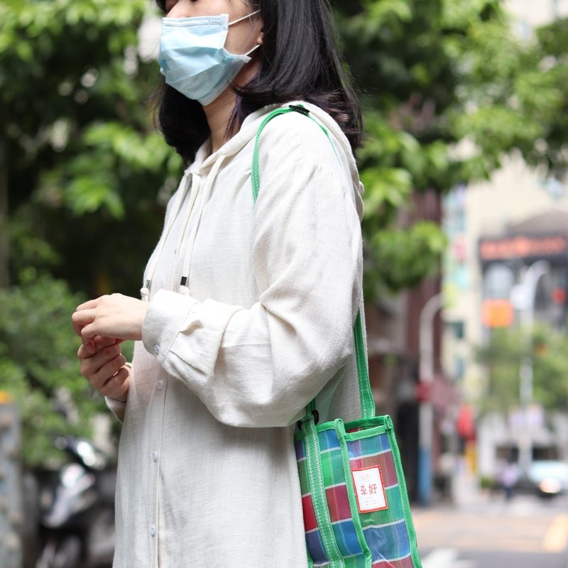 茄芷阿嬤 復古水壺袋 - 手提包/手提袋 - 塑膠 