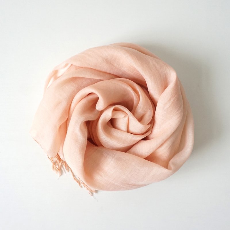 S.A x Pale Dogwood 植物染山茱萸粉素色圍巾/絲巾 - 絲巾 - 絲．絹 粉紅色