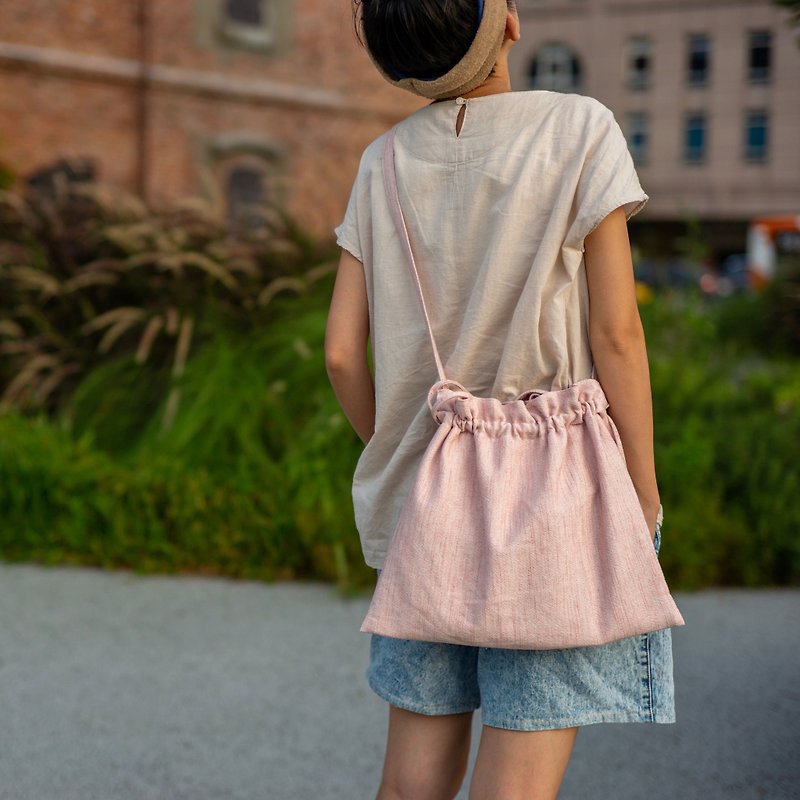 Fang Fang Tu cotton bundle mouth flat bag - pink section | shoulder + oblique back - กระเป๋าแมสเซนเจอร์ - ผ้าฝ้าย/ผ้าลินิน สึชมพู