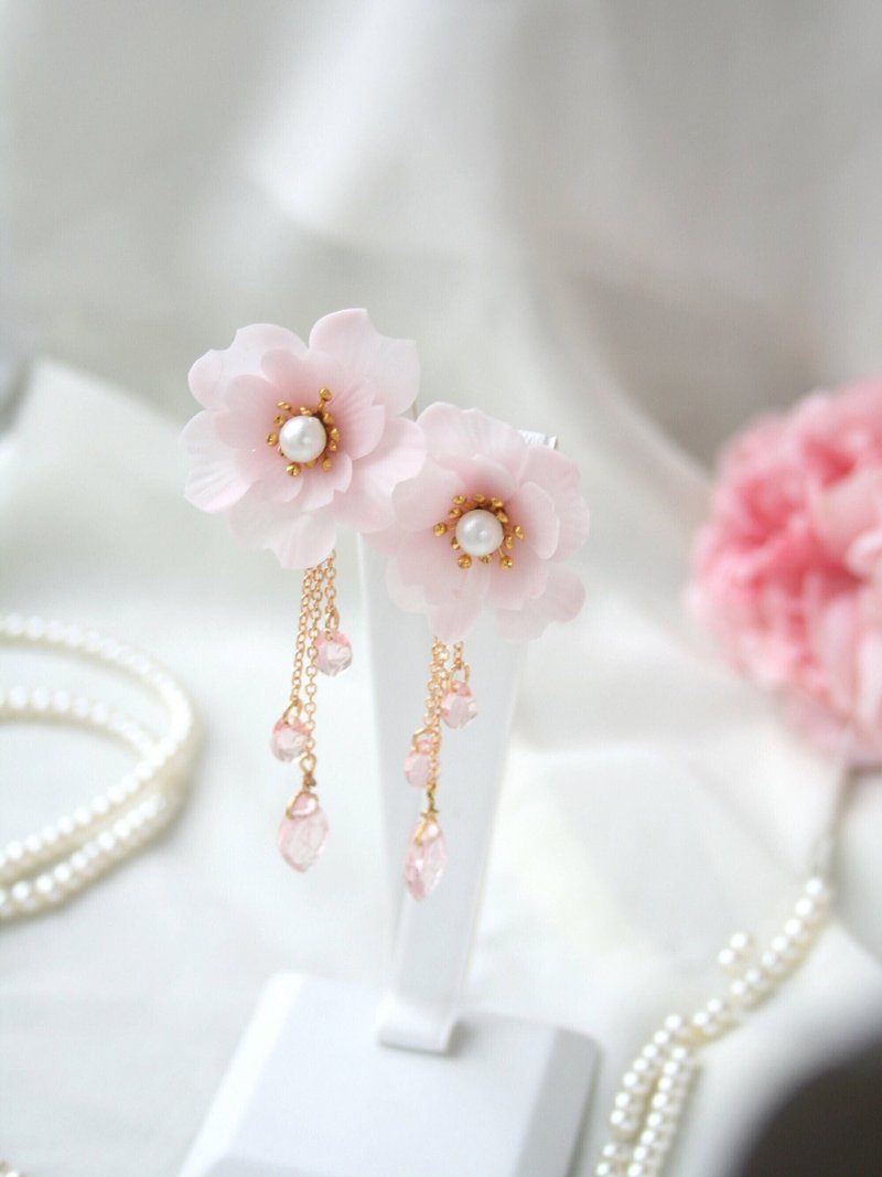Handmade Cherry blossom earrings, Sakura earrings, Flower earrings - 耳環/耳夾/耳骨夾 - 瓷 粉紅色