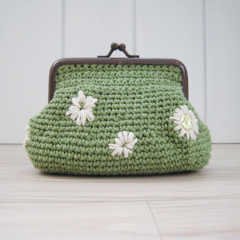 \\Tender green wild chrysanthemum\ Colored cotton embroidery gold bag - Coin Purses - Cotton & Hemp Green