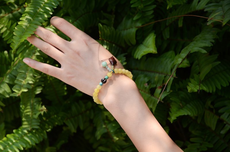 [Kissed Kiss] zhenpei Amber Amber Original Art Fresh Fish Bracelet - Bracelets - Gemstone Yellow