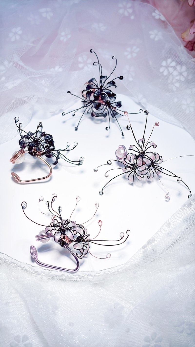 Shimmering Phantom • Crimson Shadow • Black Gradient / Pink Gradient • Contrasting Color Higanbana • Ear Bone Clip • Ear Acupuncture - ต่างหู - เรซิน สีดำ