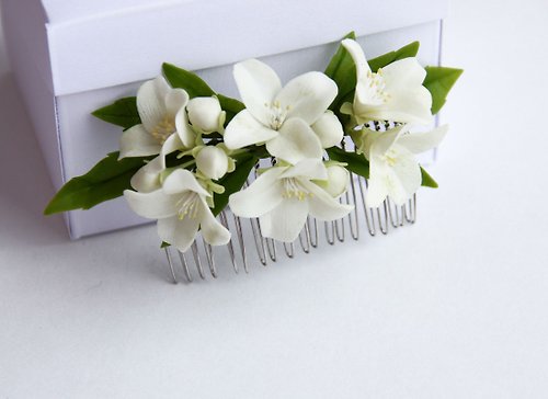 JewelryFloren Rustic wedding hair comb White flower hair comb Bridal hair comb floral