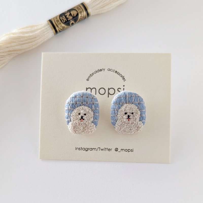 Round Vision Frisee Embroidered Earrings/ Clip-On - ต่างหู - งานปัก สีน้ำเงิน