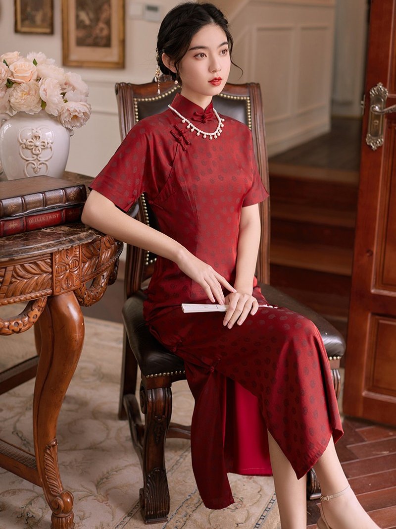 暗紅色 萌主 貓貓頭仿真絲提花緞面旗袍 復古改良新中式國風洋裝 - 旗袍 - 聚酯纖維 紅色