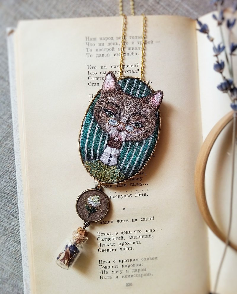Cat jewelry handmade embroidery brooch pendant necklace pet animal portrait