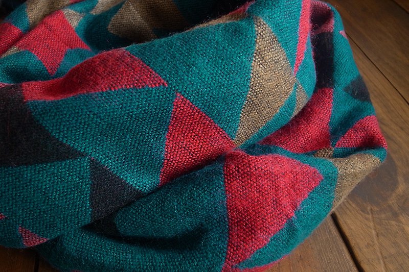 【樂拍子】尼泊爾手編 披肩 圍巾 大圍巾（幾合圖騰－藍綠） - 絲巾 - 聚酯纖維 綠色