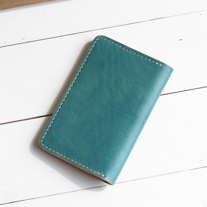 Crafted passport cover | ocean blue hand-dyed vegetable tanned cow leather | multi-color - ที่เก็บพาสปอร์ต - หนังแท้ สีน้ำเงิน