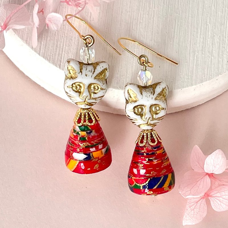 Lucky Cat Earrings Red Clip-On Paper Beads Paper Beads Surgical Stainless Steel Czech Beads Unique - ต่างหู - กระดาษ สีแดง