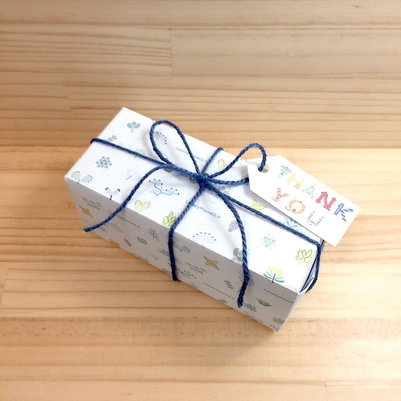 [Lonely Planet 2.0] gift packaged separately or package label - Gift Wrapping & Boxes - Paper White