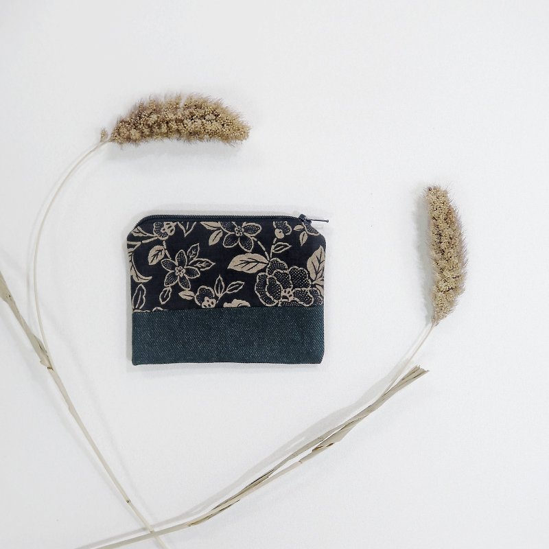 There are flowers money bag - Coin Purses - Cotton & Hemp Blue