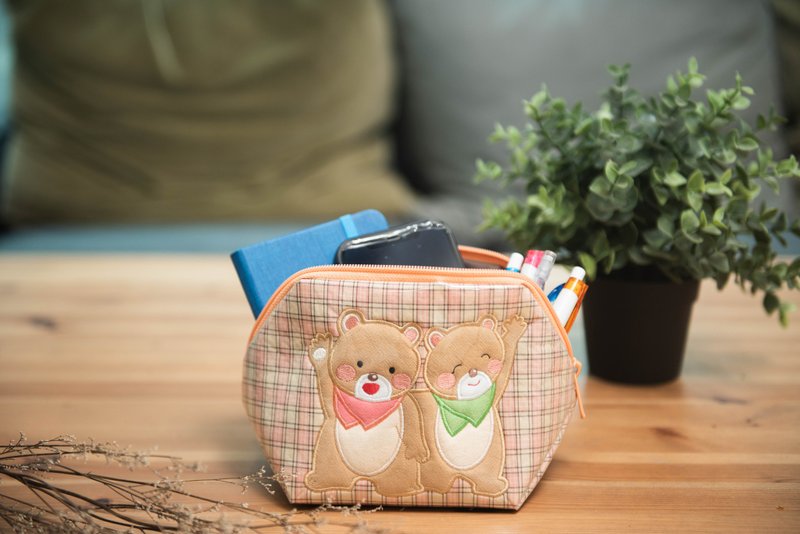 bear big cosmetic bag - กระเป๋าเครื่องสำอาง - ผ้าฝ้าย/ผ้าลินิน สีส้ม