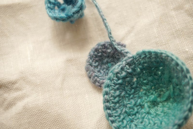 手工鉤織耳環 | 人魚泡泡(單支) - Keychains - Wool Blue