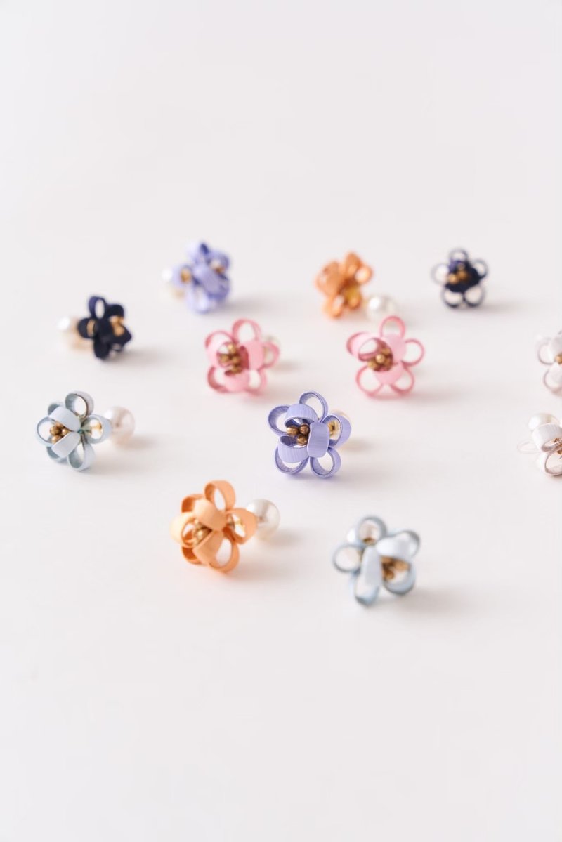 Pile flower on-ear earrings - ต่างหู - งานปัก หลากหลายสี