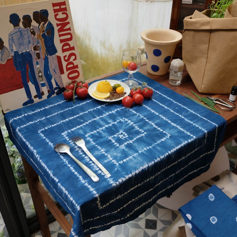台湾发货 回纹藍染紮染小方巾小桌布小蓋巾多功能風呂敷圣诞礼物 - 桌布/桌巾/餐墊 - 棉．麻 藍色
