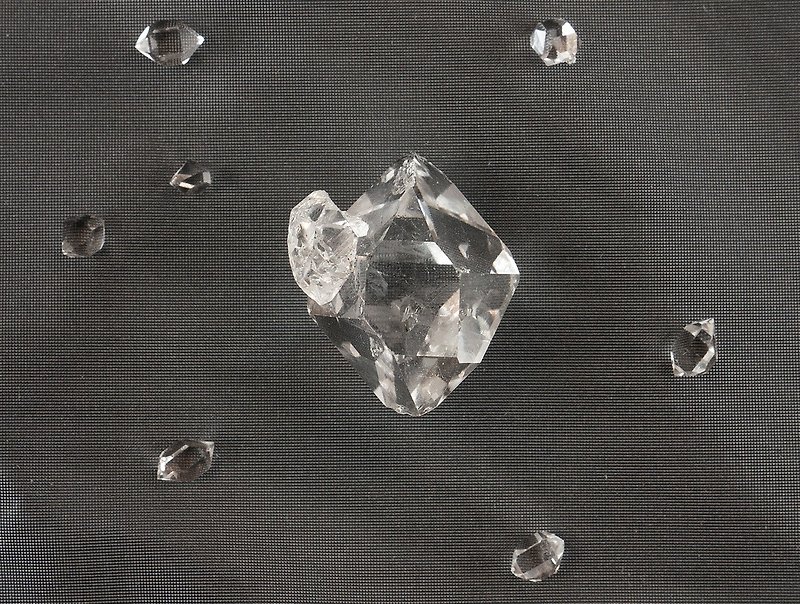 Edith & Jaz • US シャイニング ダイヤモンド ラフ G4A - ピアス・イヤリング - 半貴石 透明