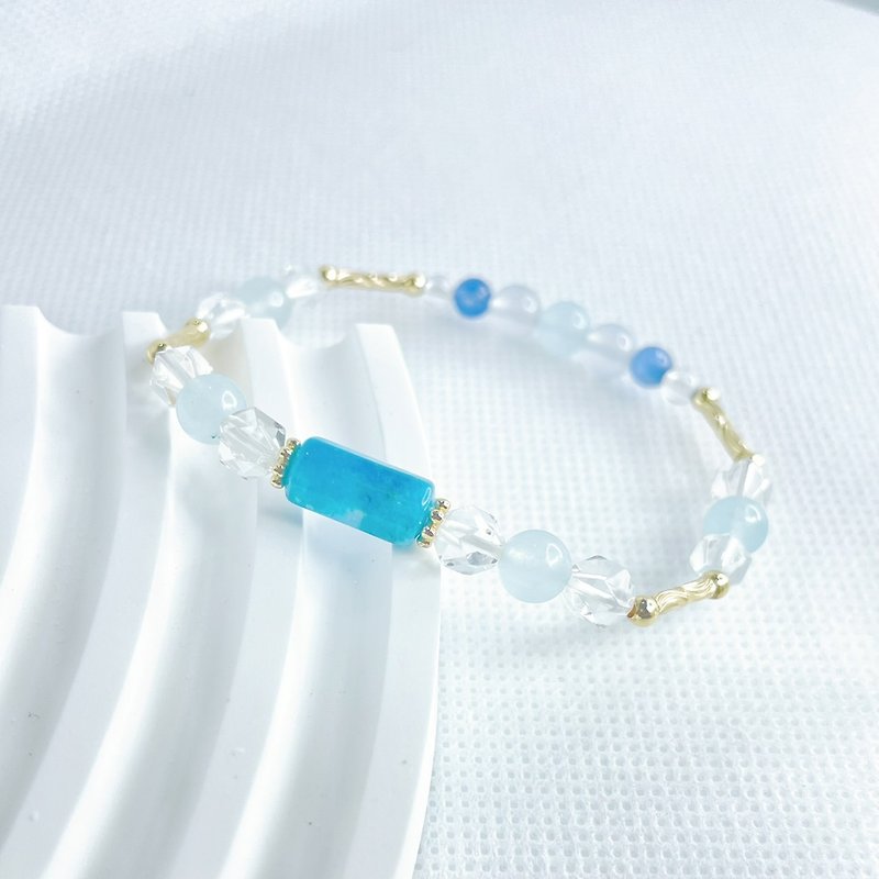 【Crushed Ice】Blue Stone. blue chalcedony. Stone-Expressive-Natural Crystal Bracelet - สร้อยข้อมือ - เครื่องเพชรพลอย สีน้ำเงิน