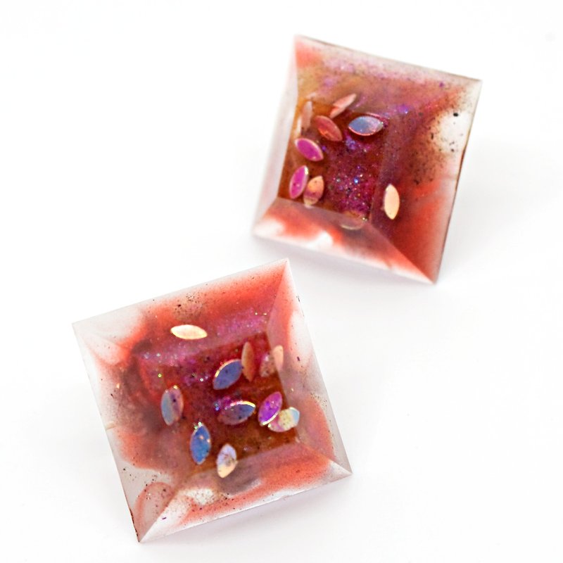 Half pyramid earrings (food red) - ต่างหู - เรซิน สีแดง