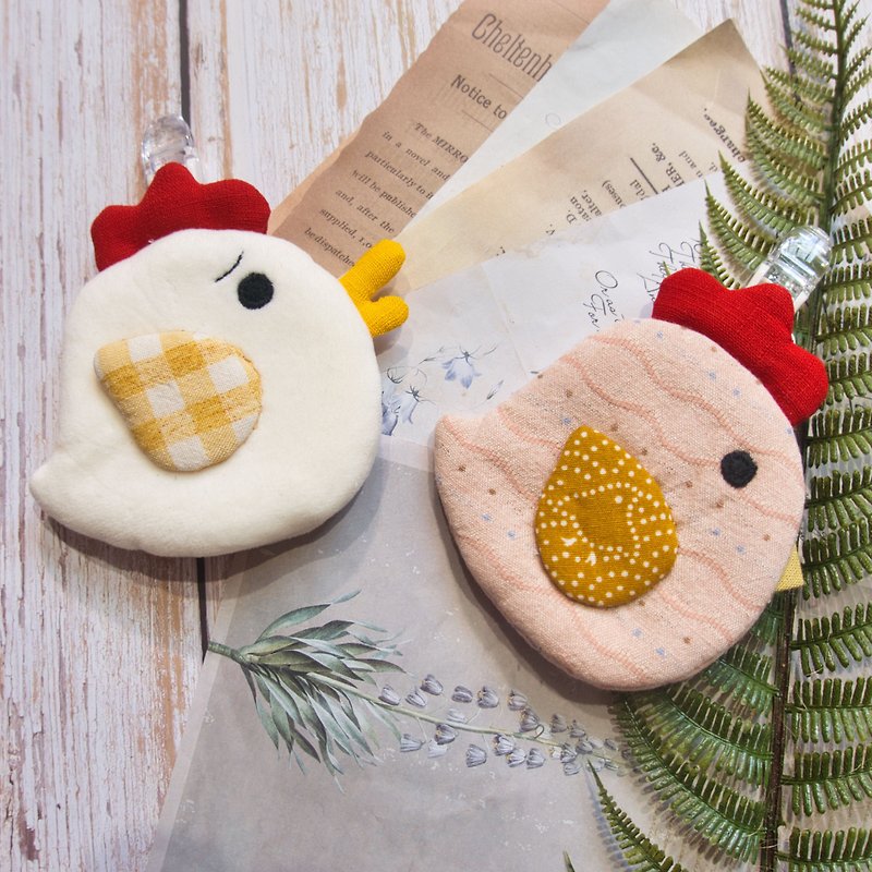 ผ้าฝ้าย/ผ้าลินิน ซองรับขวัญ ขาว - Handmade Cuckoo Chicken Peace Charm Bag Airtag/Key Protector Customized Embroidered Gift Sachet