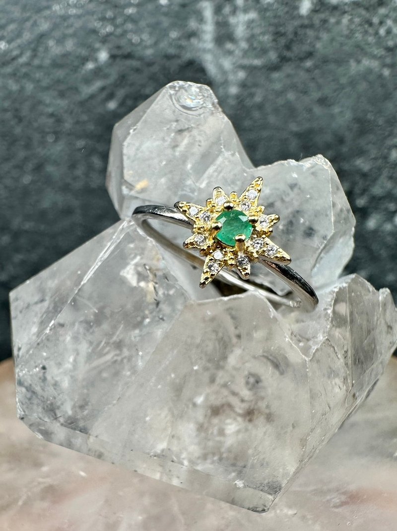 【莫名奇妙雜貨店】祖母綠 寶石 光芒 S925銀 戒指 - 戒指 - 純銀 綠色