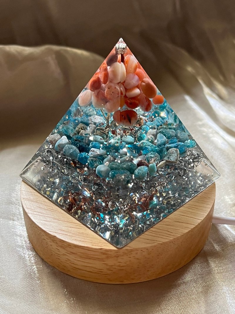 Customized [Aogang Energy Tower-for you who exert your faith] South Red Agate/Blue Phosphorus-Aogang Pyramid - ของวางตกแต่ง - เรซิน 