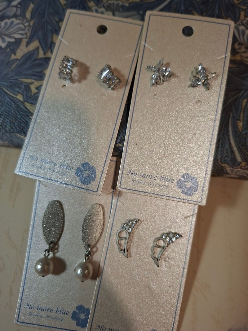 鋯石耳針 - 耳環/耳夾/耳骨夾 - 其他金屬 金色