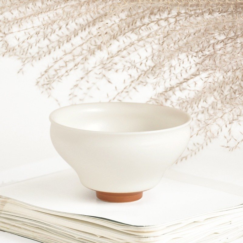 Small Tea bowl - White Suet Glaze - ถ้วย - เครื่องลายคราม ขาว