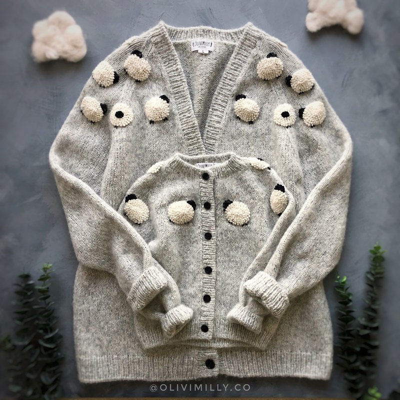 Sheeps Adult cardigan, hand knitted cardigan with embrodery - สเวตเตอร์ผู้หญิง - ขนแกะ สีเงิน