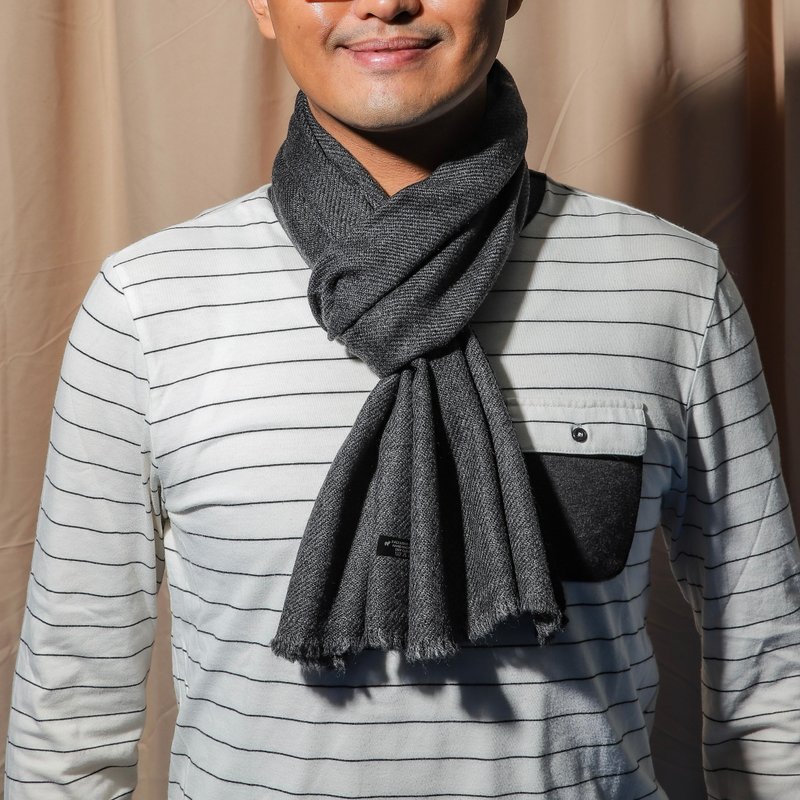 【窄版】喀什米爾羊毛圍巾 原色無染 深灰 脖圍 手工編織 - 圍巾/披肩 - 羊毛 黑色