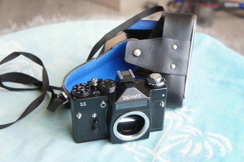 SOVIET ZENIT-11 CAMERA for YOUR COLLECTION! - カメラ・チェキ - その他の素材 