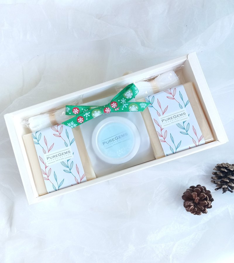 Christmas gift box. PUREGEMS. Treasured with heart. Warm sharing. Handmade soap and candle gift boxes - Soap - Other Materials Green