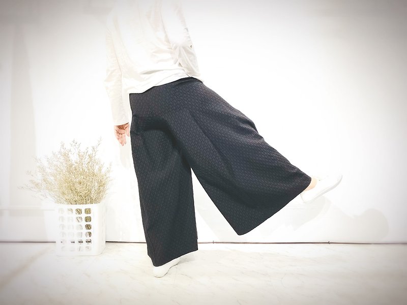 Wide bubble pants - กางเกงขายาว - วัสดุอื่นๆ 