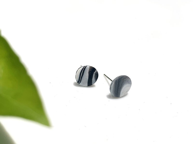 Polymer clay Jewlery of handmade earstuds - Black and White Marble | FIFI CLAY - Earrings & Clip-ons - Pottery Black