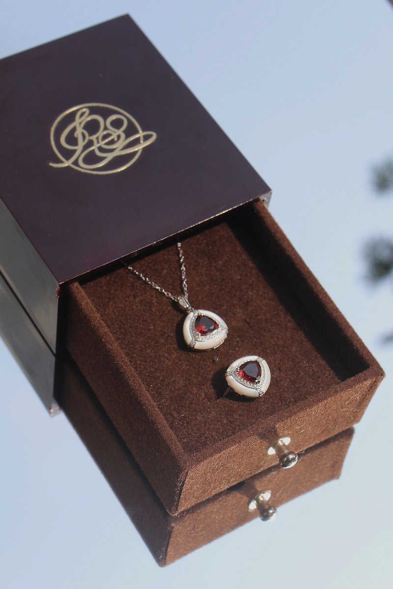 Mother's Day Gift | Infinite Grace Mother-of-Pearl Stone Necklace Ring Set Sterling Silver Plated 18K - Necklaces - Sterling Silver Red