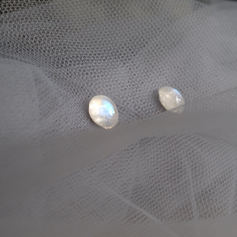 Charming charm moonstone earrings sterling silver earrings - Earrings & Clip-ons - Semi-Precious Stones Transparent