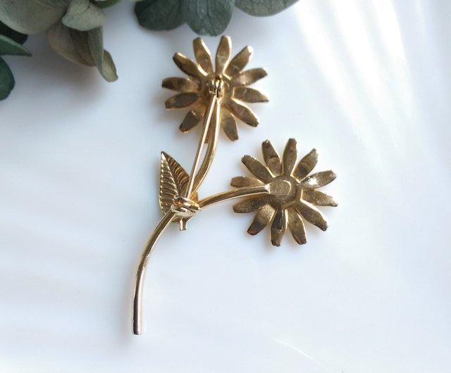 西洋アンティークジュエリー】琺瑯 フラワー ダブルデイジー かわいい