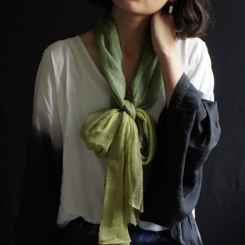 Natural dye - silk scarf - ผ้าพันคอ - ผ้าไหม สีเขียว