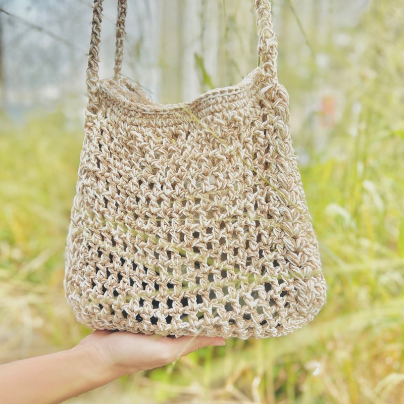 Linen color mesh crochet bag shoulder bag woven bag hand crocheted - กระเป๋าแมสเซนเจอร์ - ผ้าฝ้าย/ผ้าลินิน ขาว