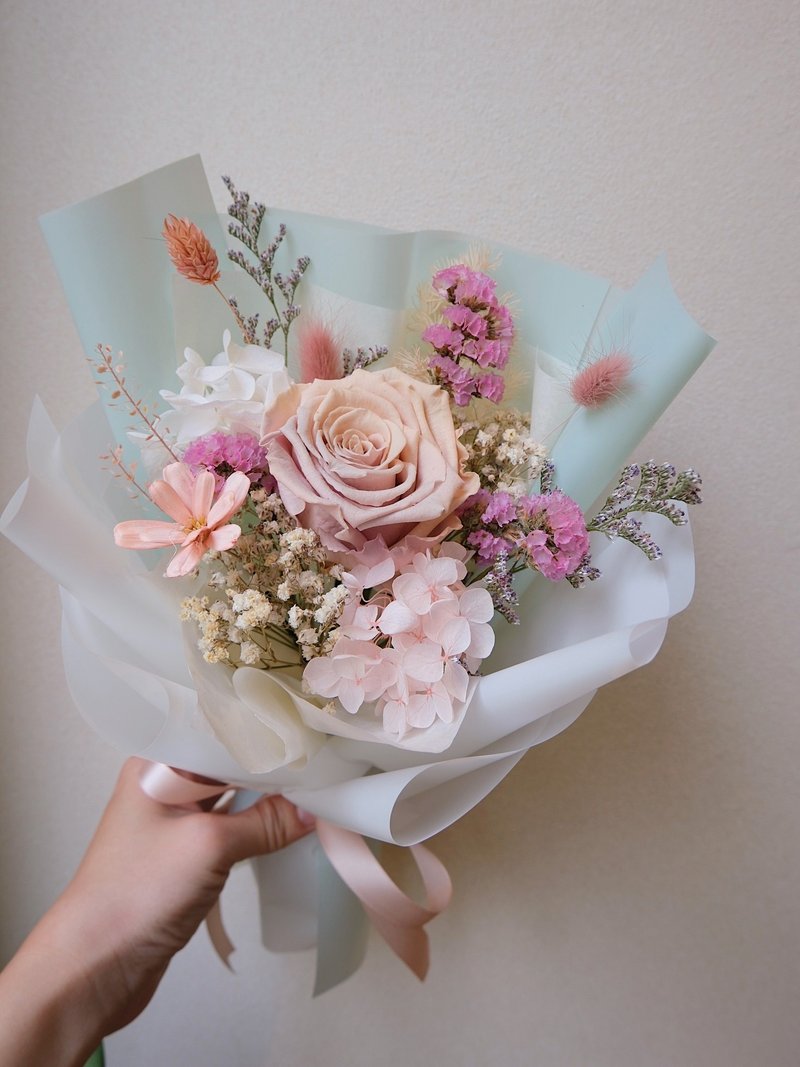 蒂芬妮早餐 / 單朵永生玫瑰 混合花束 / 花束 台中花店 - 乾燥花/永生花 - 植物．花 粉紅色