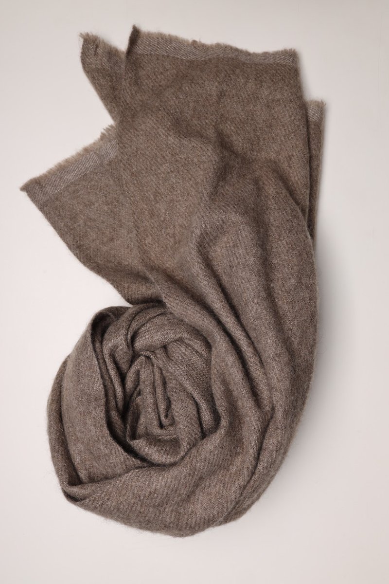 [New Year Gift Box] Cashmere Coffee pure yak hair handmade soft thick woven scarf shawl Japanese style warm - Knit Scarves & Wraps - Wool Brown