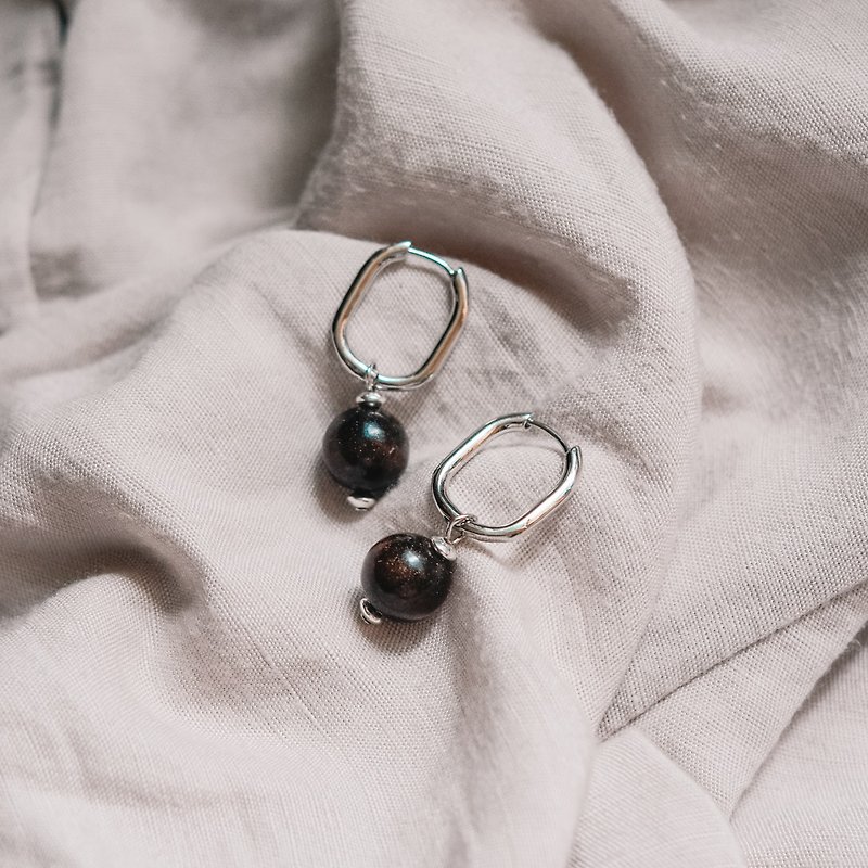 [Environmental protection earrings] soft - black jewelry silver-plated earrings earrings / handmade / gift / recommended - ต่างหู - พืช/ดอกไม้ สีดำ