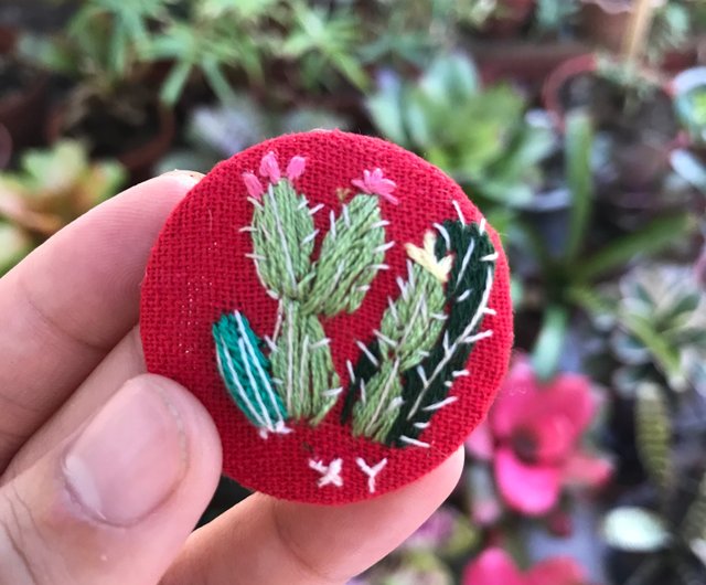 刺繍入り缶バッジ 手作りサボテン刺繍ボタンピン - ショップ wednesday