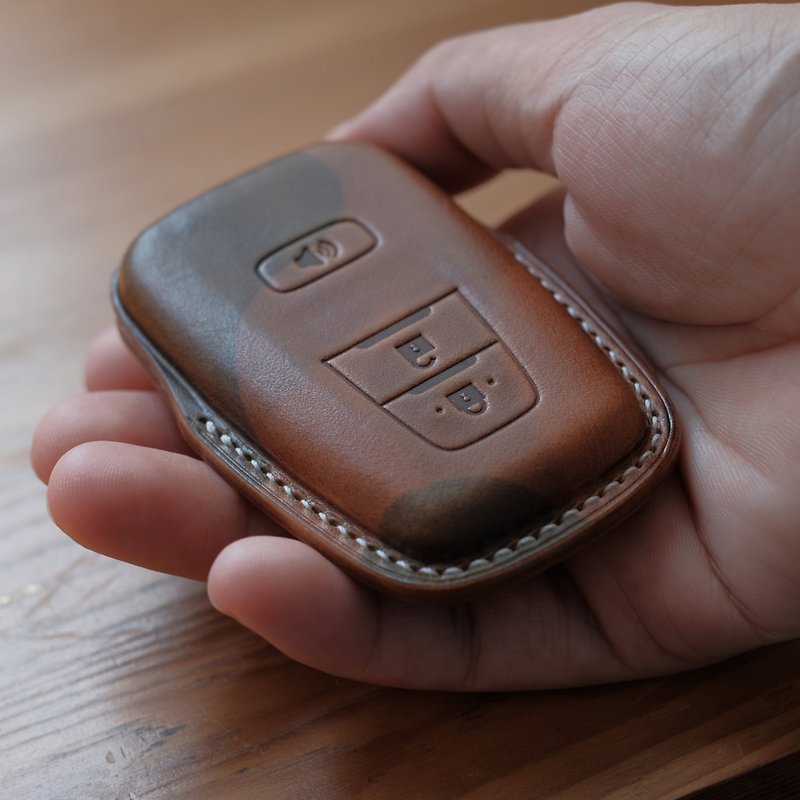Shape it  | Handmade Leather toyota  key Case.Car Key Holder - Keychains - Genuine Leather Multicolor