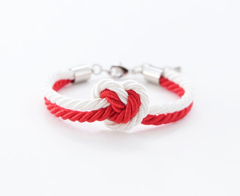 White / Red heart knot bracelet - สร้อยข้อมือ - เส้นใยสังเคราะห์ สีแดง